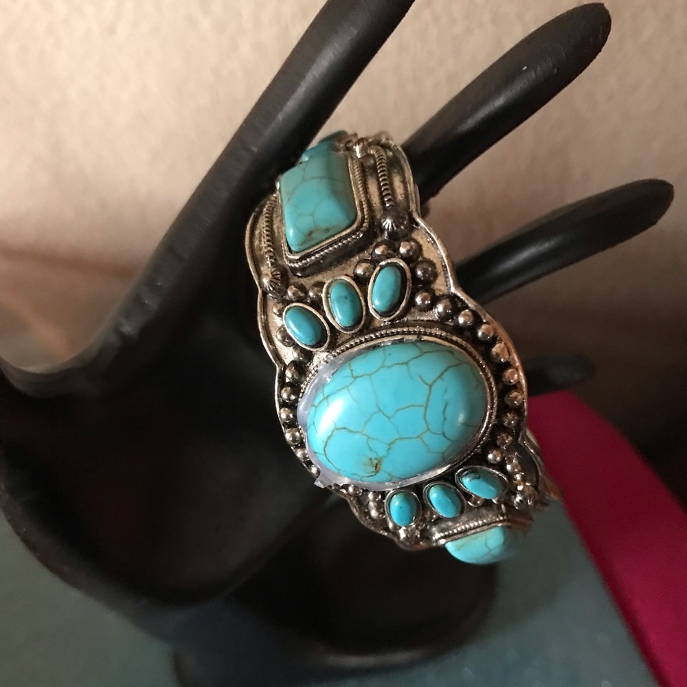 Turquoise Southwestern Style Bracelet